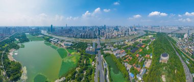 Wuhan Şehri ve Skyline Manzaraları  