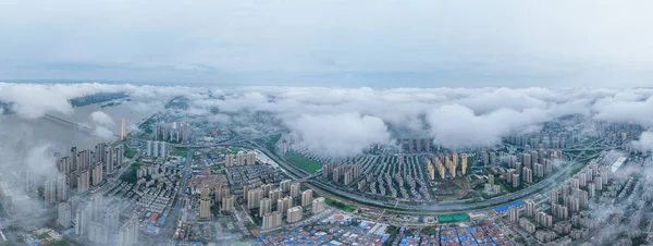 武漢市のランドマークとスカイラインの風景 — ストック写真