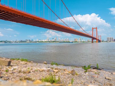 Wuhan YingWuzhou Yangtze Nehri Köprüsü Manzarası