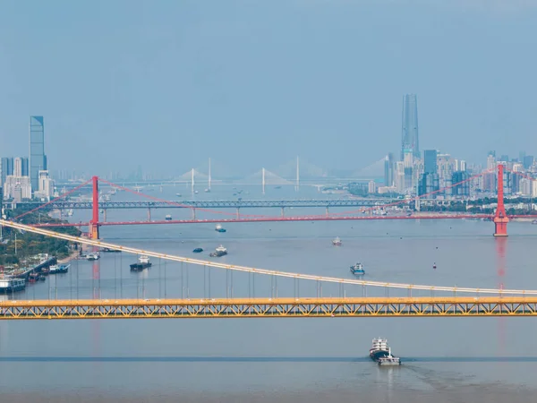 Wuhan River Beach Och Yangtze River Bridge Landskap — Stockfoto
