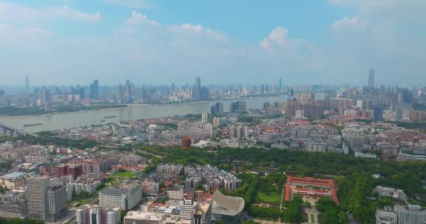 武漢サマーシティランドマークとスカイラインの風景 — ストック動画
