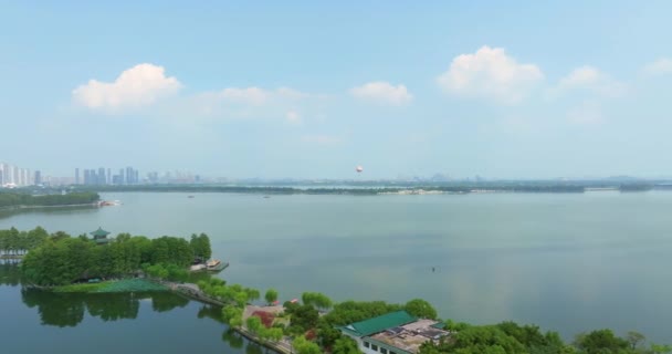 Wuhan Doğu Gölü Sahne Bölgesi Nin Doğal Yaz Manzarası — Stok video
