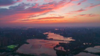 Wuhan Hayvanat Bahçesi ve Mo Shui Gölü Manzarası