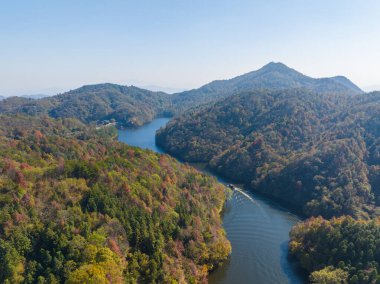 Wuhan Mu Lan Tianchi Manzarası Sonbahar Sonbaharı Sahnesi