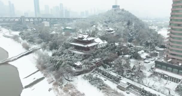 Wuhan Qingchuan Pavilion Parque Paisaje Nieve — Vídeo de stock