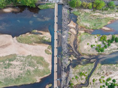 Çin 'in Luotian kentindeki Jiuzi Nehri' nin sonbahar manzarası.