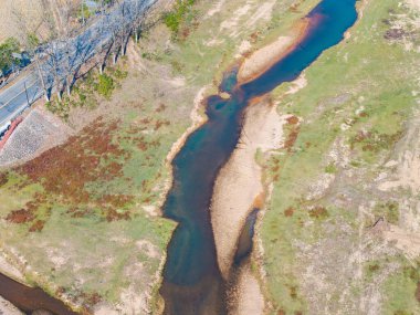 Çin 'in Luotian kentindeki Jiuzi Nehri' nin sonbahar manzarası.