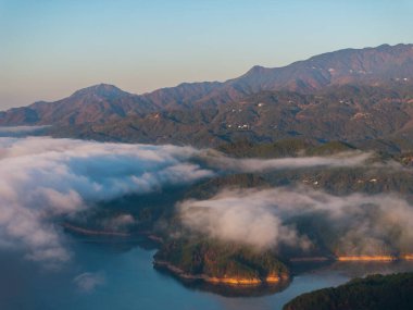 Cennetin sonbahar manzarası, Jiuzi Nehri, Luos, Çin