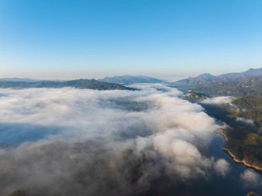 Cennetin sonbahar manzarası, Jiuzi Nehri, Luos, Çin