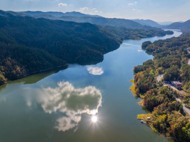 Cennetin sonbahar manzarası, Jiuzi Nehri, Luos, Çin