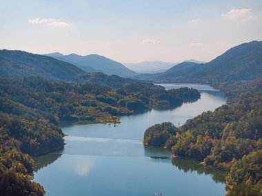 Cennetin sonbahar manzarası, Jiuzi Nehri, Luos, Çin