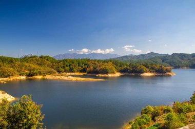Cennetin sonbahar manzarası, Jiuzi Nehri, Luos, Çin