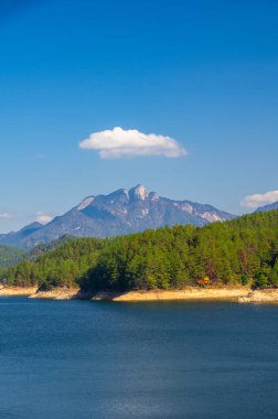 Cennetin sonbahar manzarası, Jiuzi Nehri, Luos, Çin