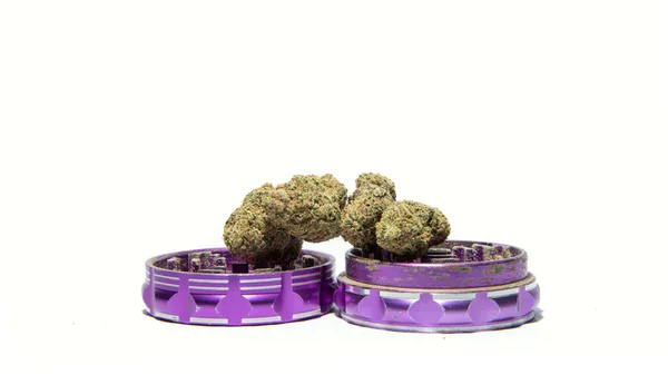 Vista Cerca Flor Cannabis Molinillo Metal — Foto de Stock