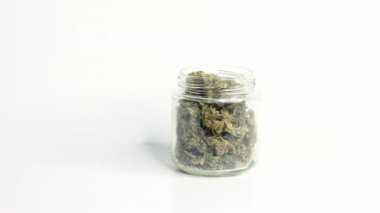 Marihuana ve Kenevir Tomurcukları Beyaz Arkaplanda Hareket Ediyor, Hareket Animasyonunu Durdur Video