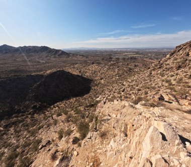 Arizona 'daki dağların manzarası.