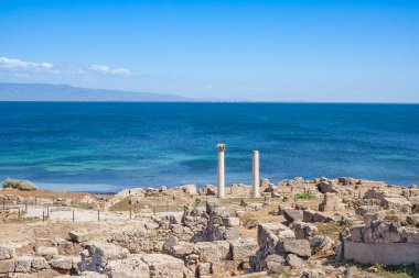 İtalya 'nın Sardunya kentindeki antik Tharros kıyı manzarası