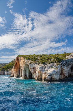 Zakynthos Adası, Yunanistan 'daki Mavi Mağaraların şaşırtıcı renkleri