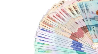 Kolombiya Peso banknotlarının çeşitli değerlerde hayran düzenlemesi