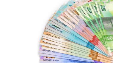 Norveç Kronu döviz banknotlarının çeşitli banknotlar halinde hayran düzenlemesi
