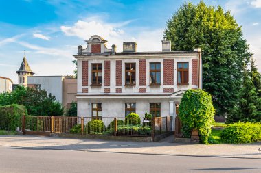 Polonya, Sroda Wielkopolska - 25 / 06 / 2022 - Sroda wielkopolska 'da ilginç bir ev