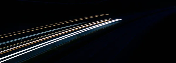 ไฟรถตอนกลางค การส ยาวนาน — ภาพถ่ายสต็อก