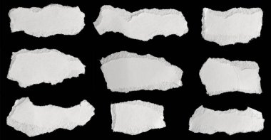 Siyah izole bir arkaplan üzerine beyaz bir kağıt parçası