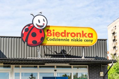 Bedzin, Polonya - 14.05. 2023 - Bedzin 'de Biedronka zincir mağazası