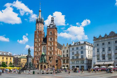Krakow, Polonya - 08 / 08 / 2020 - Krakow pazarındaki kumaş salonları