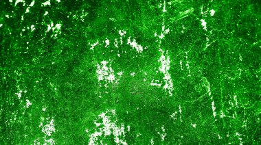 Yeşil ve beyaz boyayla boyanmış eski duvar