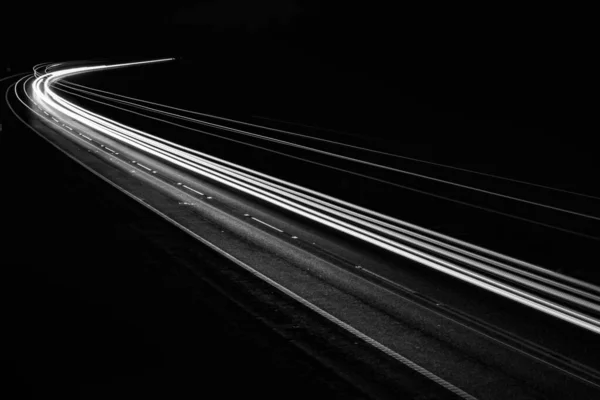Witte Lijnen Van Auto Lichten Zwarte Achtergrond — Stockfoto