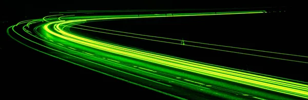 Zielone Światła Samochodu Nocy Długotrwałe Narażenie — Zdjęcie stockowe