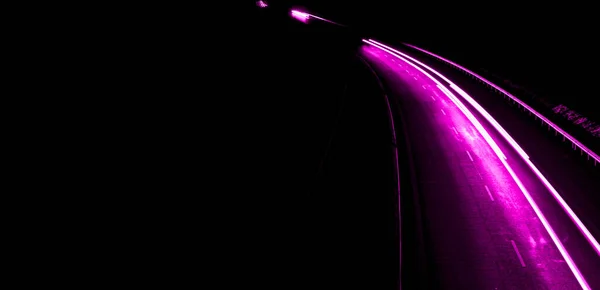 Geceleri Mor Araba Işıkları Uzun Pozlama — Stok fotoğraf