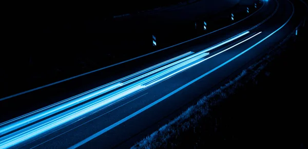 Blaue Autoscheinwerfer Der Nacht Langzeitbelichtung — Stockfoto