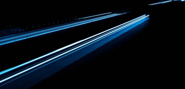 Geceleri Mavi Araba Işıkları Uzun Pozlama — Stok fotoğraf