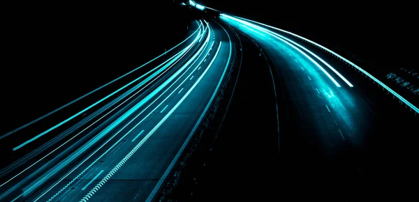Geceleri Mavi Araba Işıkları Uzun Pozlama — Stok fotoğraf