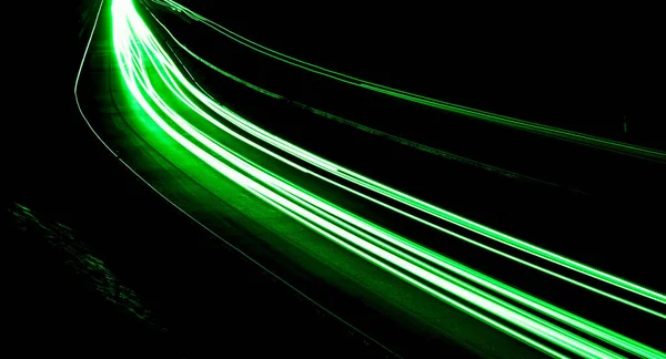 夜晚的绿色车灯 长期接触 — 图库照片