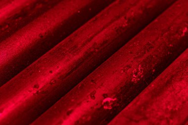 Kırmızı çelik dövüşler. Arka plan veya doku.