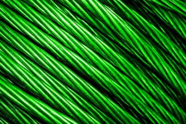 yeşil alüminyum elektrik kablosu. Arka plan veya doku