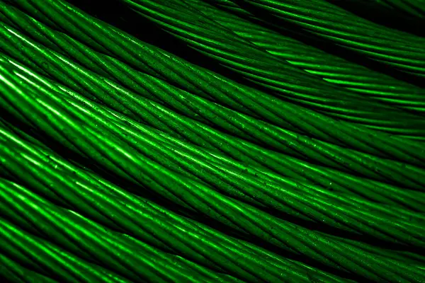 yeşil alüminyum elektrik kablosu. Arka plan veya doku
