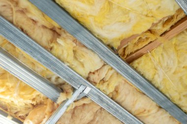 Mineral yünlü tavan arası yalıtımı