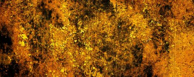 Renkli eski soyulmuş boyalarla boyanmış bir duvar.