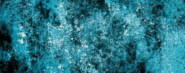 mavi duvar beyaz eski soyan boyayla boyanmış.