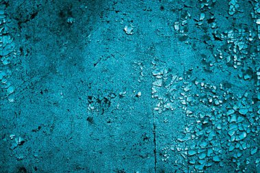 mavi duvar beyaz eski soyan boyayla boyanmış.