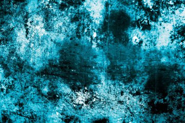 mavi duvar beyaz eski soyan boyayla boyanmış.