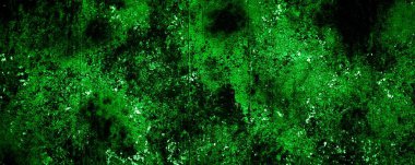 Beyaz, eski, soyulmuş boyayla boyanmış yeşil duvar.