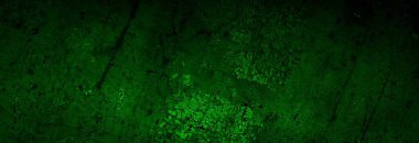 Beyaz, eski, soyulmuş boyayla boyanmış yeşil duvar.