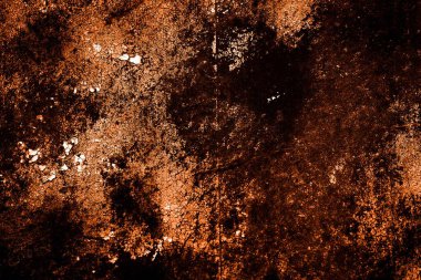 turuncu duvar beyaz eski soyulmuş boyayla boyanmış.