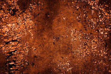 turuncu duvar beyaz eski soyulmuş boyayla boyanmış.