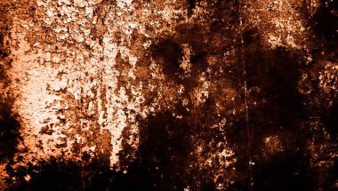 turuncu duvar beyaz eski soyulmuş boyayla boyanmış.